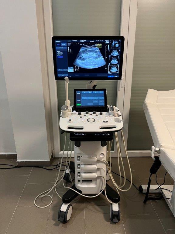 Használt HS40 ultrahang készülék négy vizsgálófejjel szülészeti, nőgyógyászati és radiológiai célra